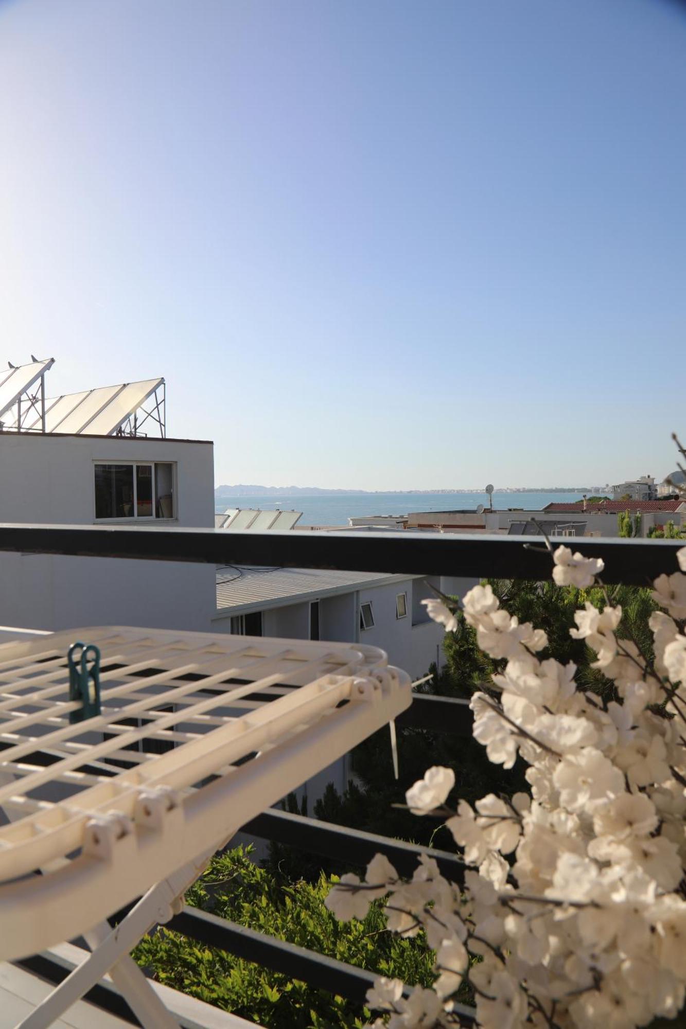 Sea View Apartments Golem  Exterior foto